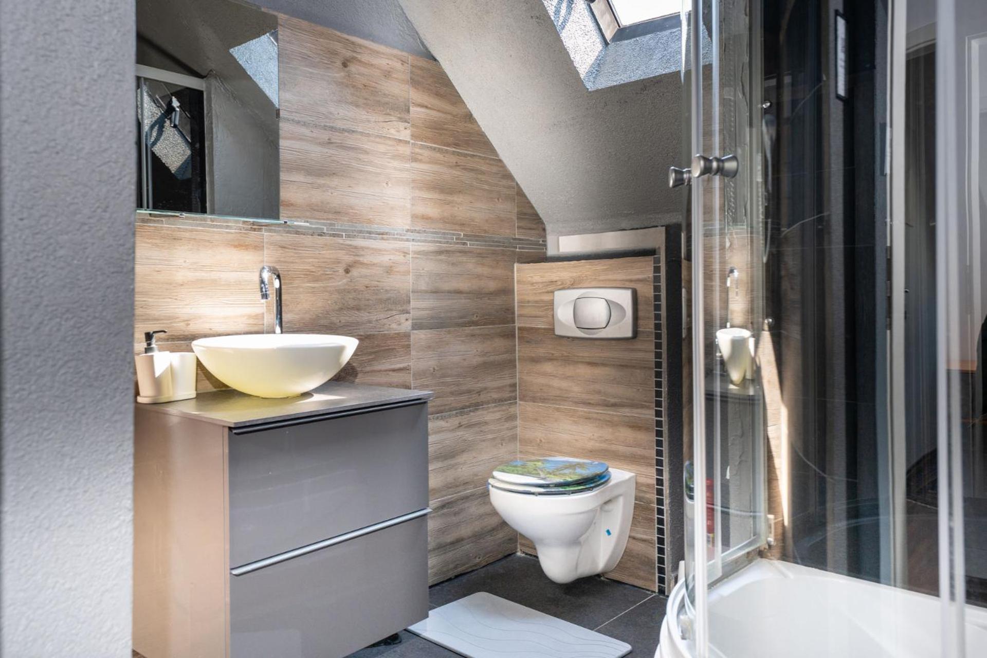 12: Privatzimmer Fuer Reisende Durch Koblenz Coblença Exterior foto